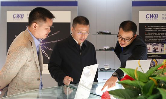 叶伟琼副书记莅临z6com·尊龙开展“三服务”活动