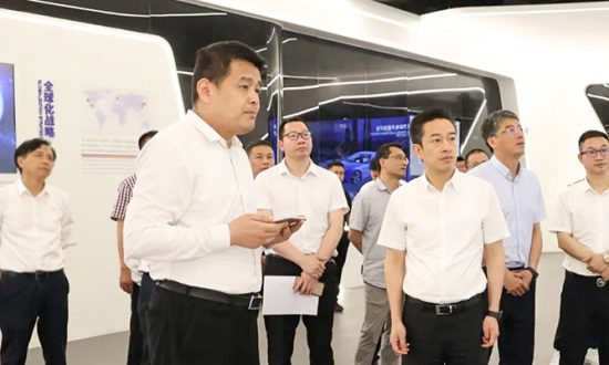 乐清市委副书记、政法委书记何占宇莅临z6com·尊龙调研公司工会建设工作