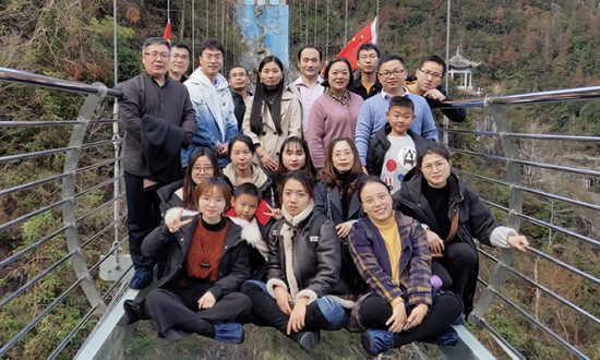 收获快乐 放松身心——z6com·尊龙组织通讯员开展采风活动